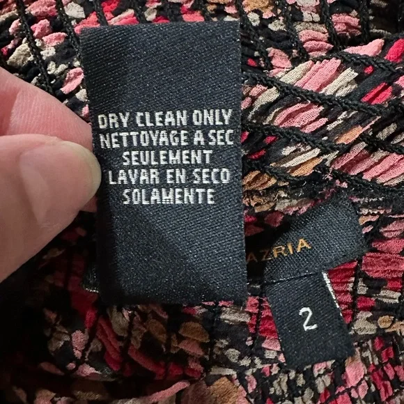 BCBG  100% silk dress. Size 2. Wedding guest, Spring, dainty floral, femme-girly - Picture 9 of 10